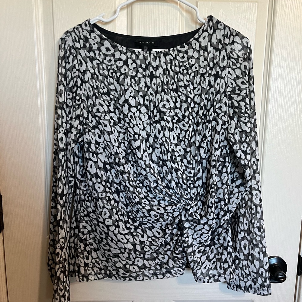 Tahari Black and White Women's Blouse